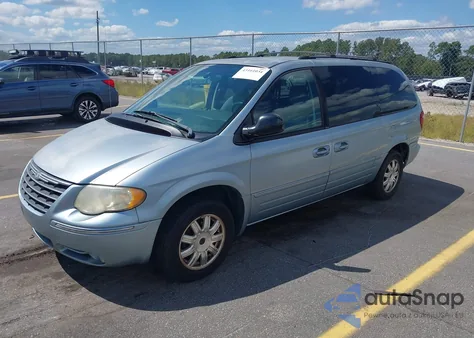 2005 Chrysler Town & Country Touring z USA, uszkodzony, nr VIN 2C8GP54L75R373303